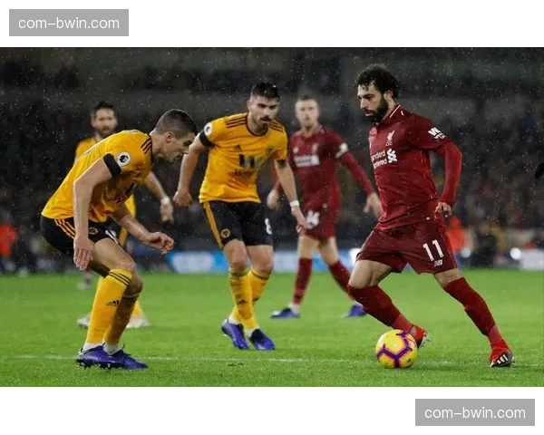 英超赛场反击战术兴起 成为欧洲主要联赛反击典范 英超赛场反击战术兴起 成为欧洲主要联赛反击典范