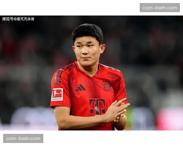 金玟哉欧冠染红暴露防守隐患,拜仁中卫竞争加剧前景不明